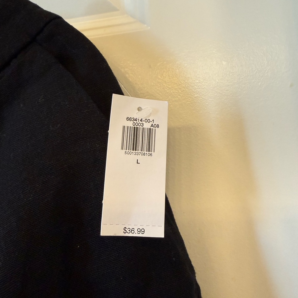 Old Navy “Taylor” Black Extra High-Rise Shorts, linen blend with 5-inch inseam - Picture 3 of 6